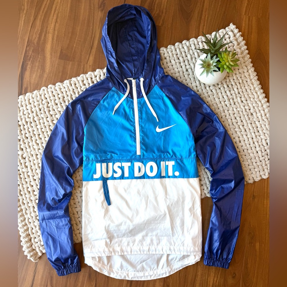 Nike | Blue and White Hooded ‘Just Do It’ Windbreaker | Small